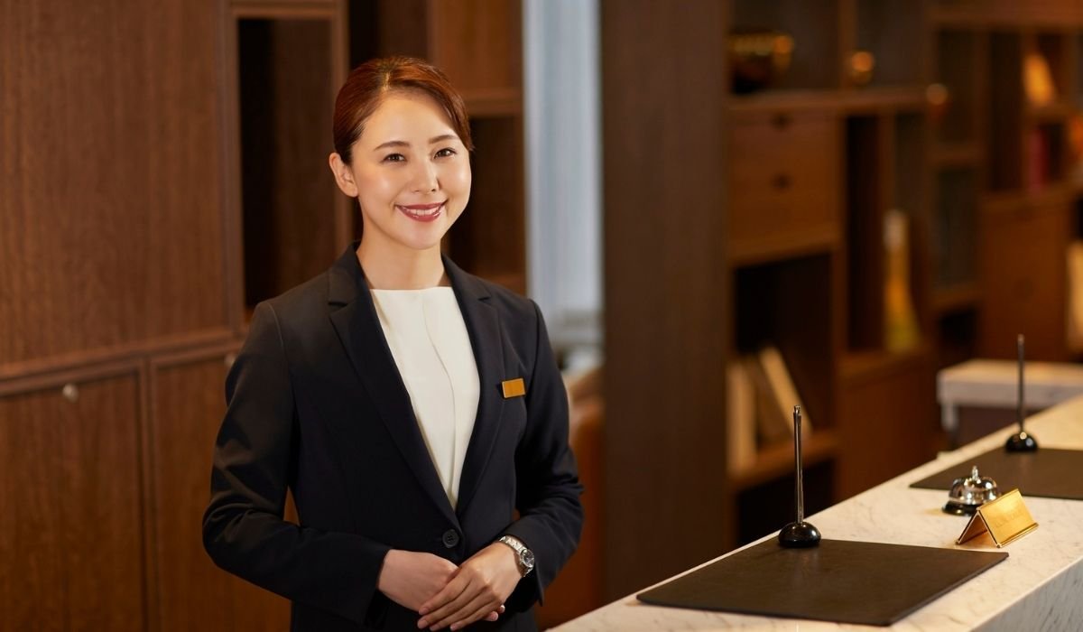 hospitality_uniform_customized_uniform